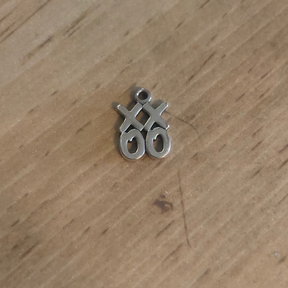 Retired James Avery Hugs and Kisses Charm